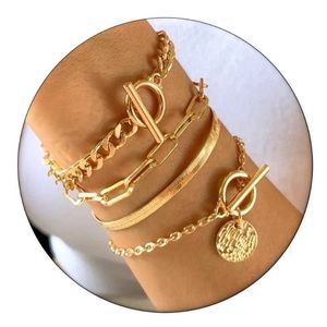 Beautiful chic and stylish set of 4 bracelets with a shining gold finish!